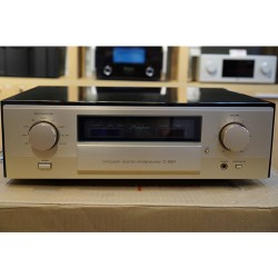 Accuphase Pre-amplifier C-2820