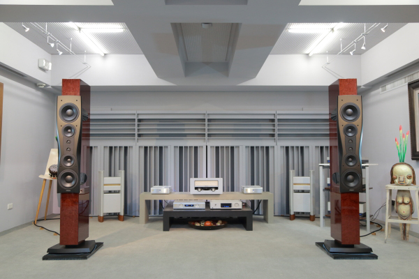 Loa Dynaudio Confidence C4 Platinum