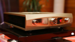 Reference Digital Music Converter Tidal for Bugatti MC1 